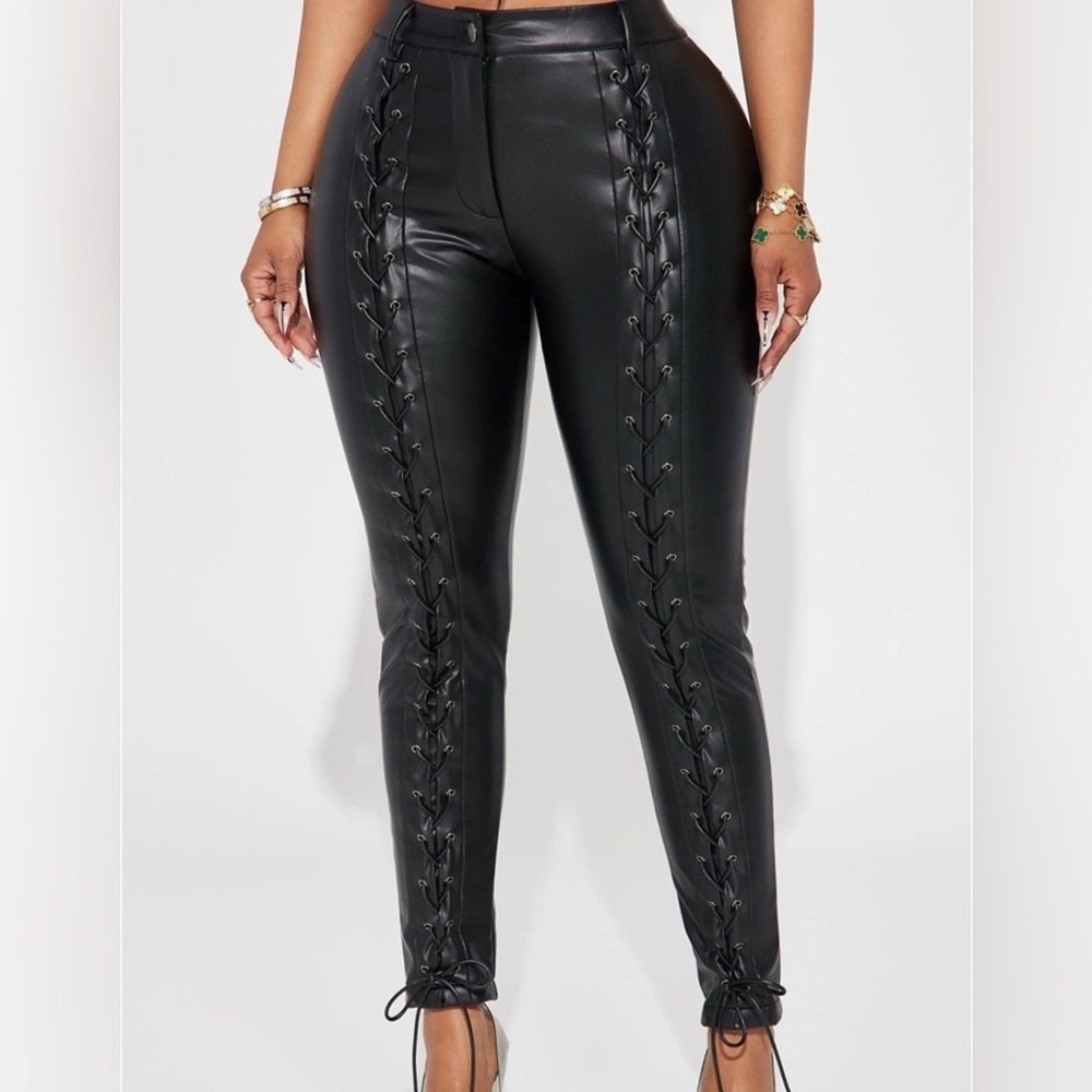 Good American Faux Leather Black Lace-Up Good Icon Pant Size 2/26